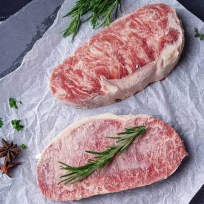 

sirloin/striploin steak wagyu santori blue label 200gr