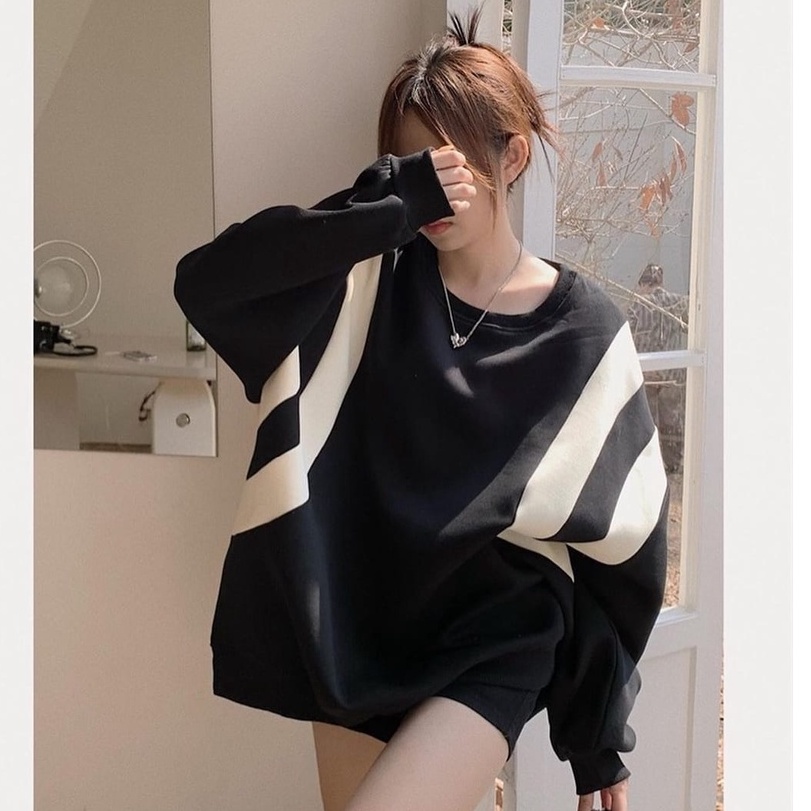 LINES SWEATER OVERSIZE CREWNECK WANITA KOREAN STYLE - TERBARU