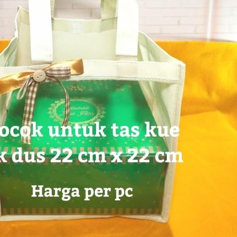 

Tas Kain Bingkisan Souvenir Gift Bag Kantong Mika Cream 24