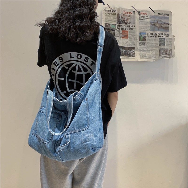 ☫◊Tas Kanvas Kapasitas Besar Wanita Messenger Bag Denim Jepang Versi Korea Tas Besar Tas Kanvas Tas Bahu Siswa