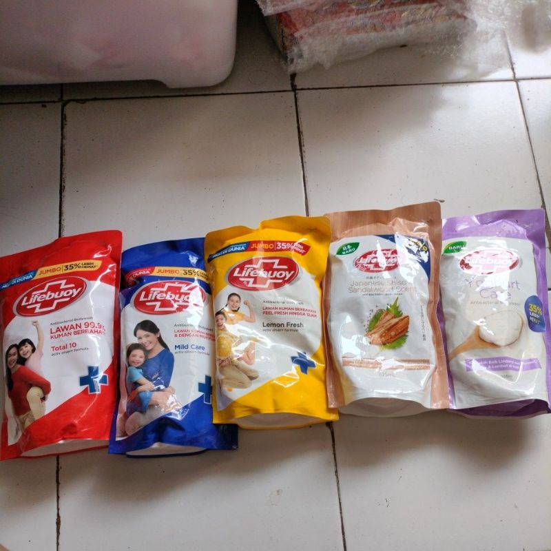 LIFEBUOY lifeboy Body Wash Sabun Cair Refill 825 ml (merah, kuning, biru, ungu yogurt, shiso) lifebo