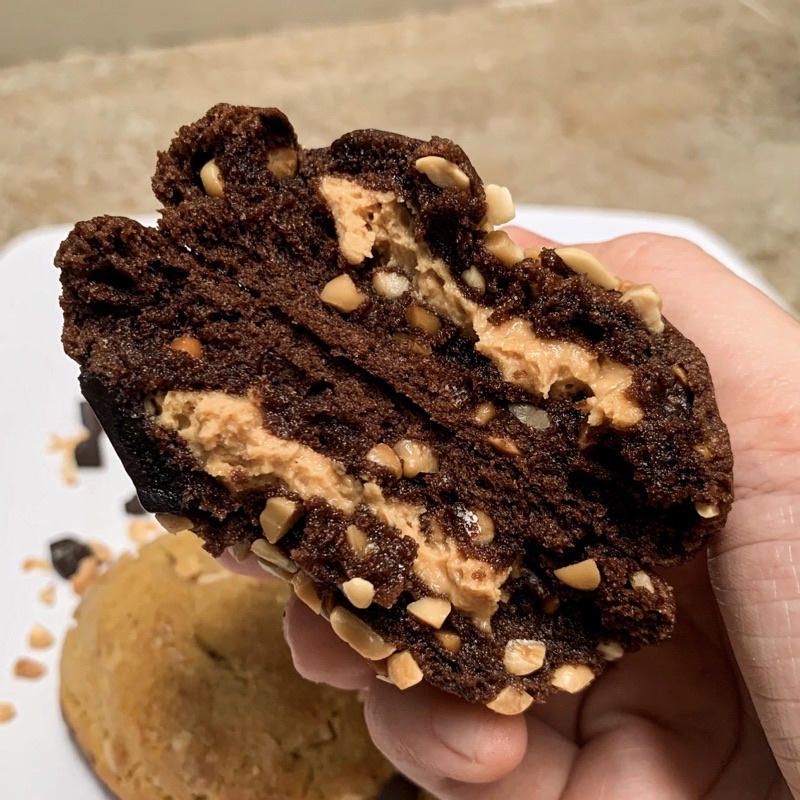 

Peanut Butter Choco - Soft-baked Cookies (medium size)