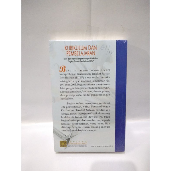 (ORIGINAL) BUKU KURIKULUM DAN PEMBELAJARAN WINA SANJAYA