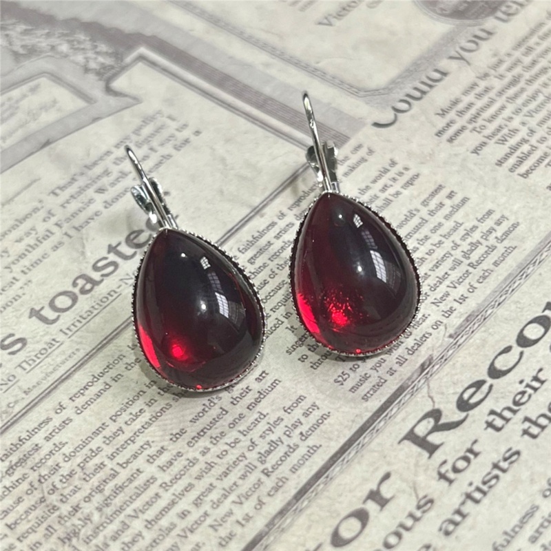 Anting Desain Penyihir Misteri Warna Merah Darah Gaya Gothic Untuk Wanita