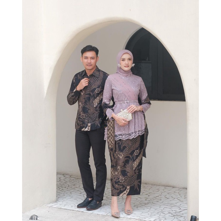 New Arrival - SHOPASHOP SOLO Batik Kebaya Brokat Couple Azaleya Tulle Mutiara - Kebaya Wisuda - Kebaya Lamaran  - Kebaya Modern - Batik Couple - Batik Couple Modern