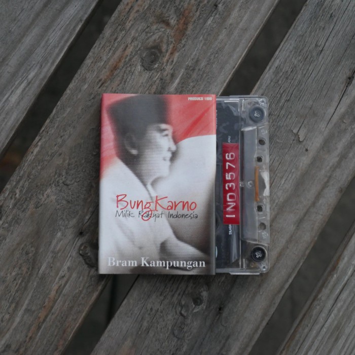 Kaset Pita Bram Makahekum Kelompok Kampungan ; Bung Karno
