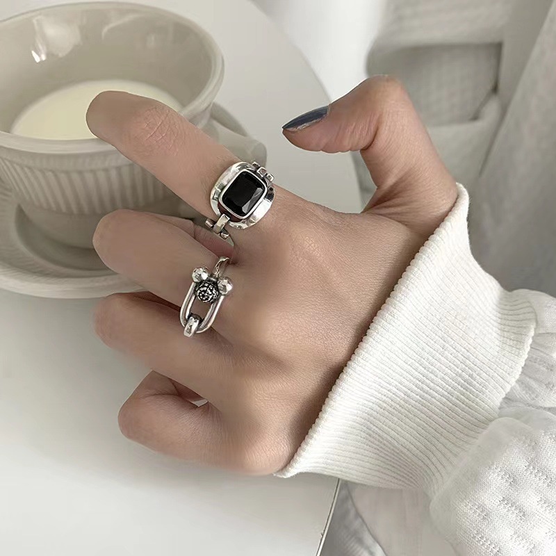 Cincin Jari Depan adjustable Hias Berlian Hitam Gaya hipster Untuk Pria