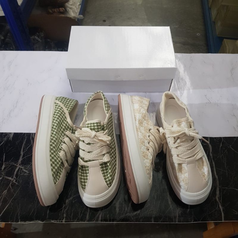 BISA COD Sepatu Wanita Import IJK Kasual Sneakers 9029