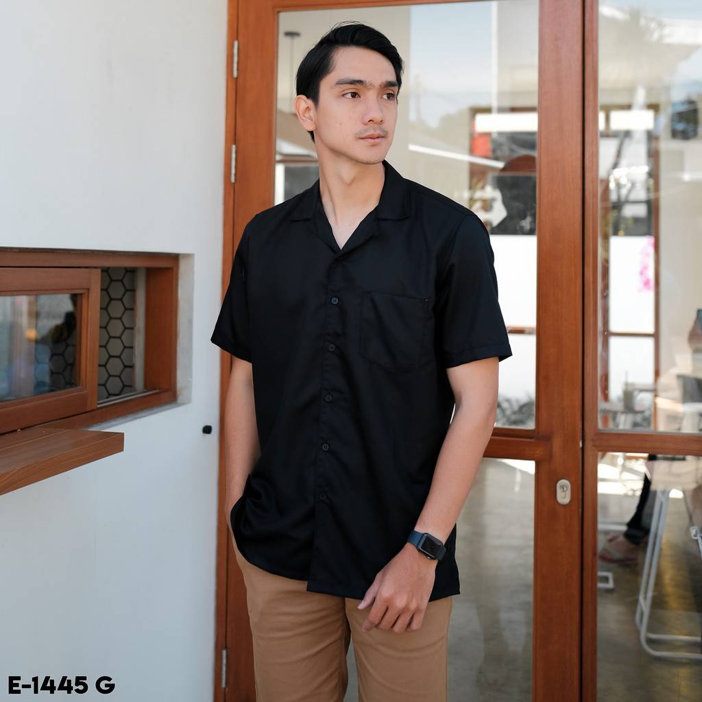 Mensfashionhouse Kemeja Pria Lengan Pendek Polos Reguler Fit Cowok Kasual Murah Kualitas Premium