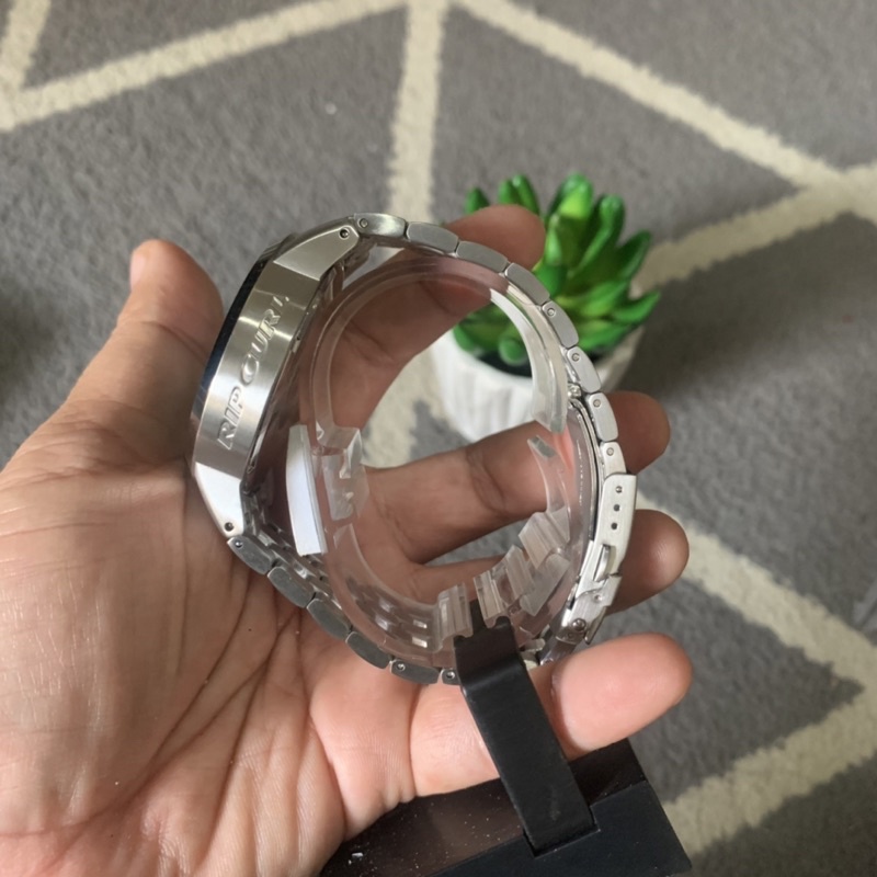 jam tangan ripcul detroit midsize silver