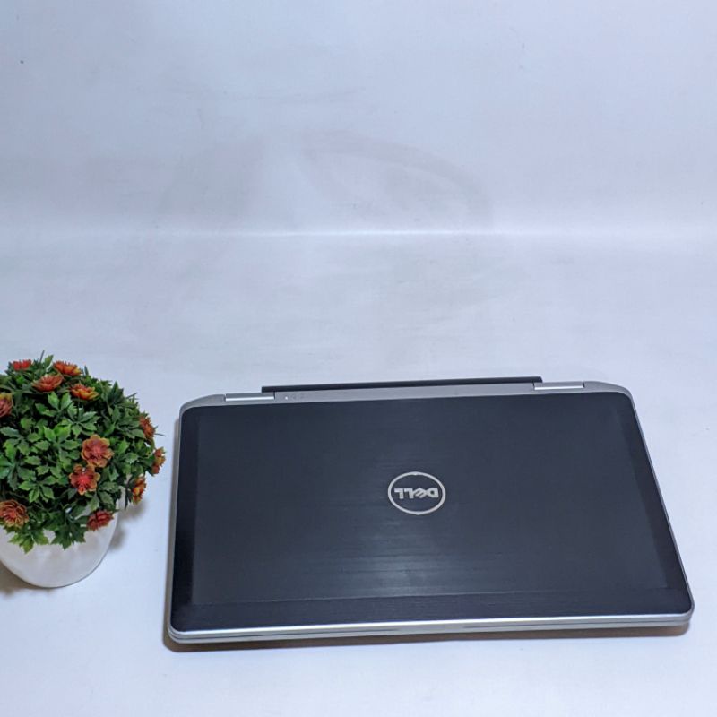 Laptop branded amerika Dell Latitude e6330 - core i7 - ram 16gb - ssd 256gb - windows ori