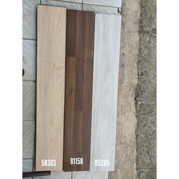 

Nota pembelian parket kode 85205 sebanyak 6box