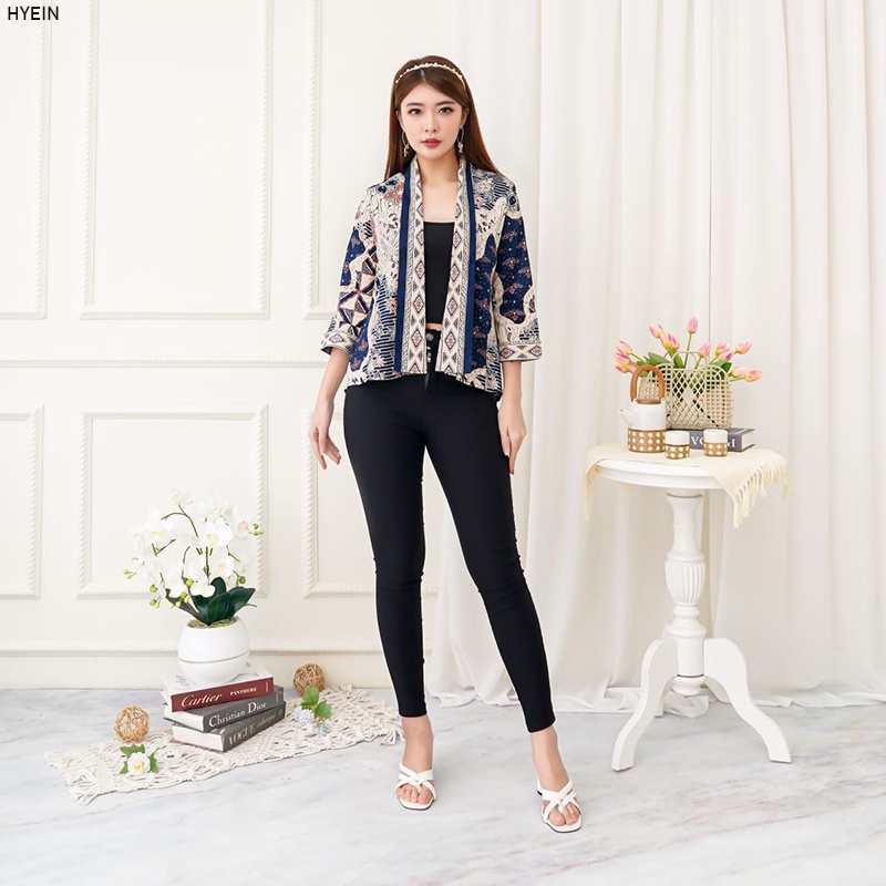 Evercloth Hyein Blazer Batik Wanita Outer Batik Rompi Wanita Jaket Luaran Family Batik Couple Atasan Blouse Batik Bomber Couple Seragam Couple Batik Modern