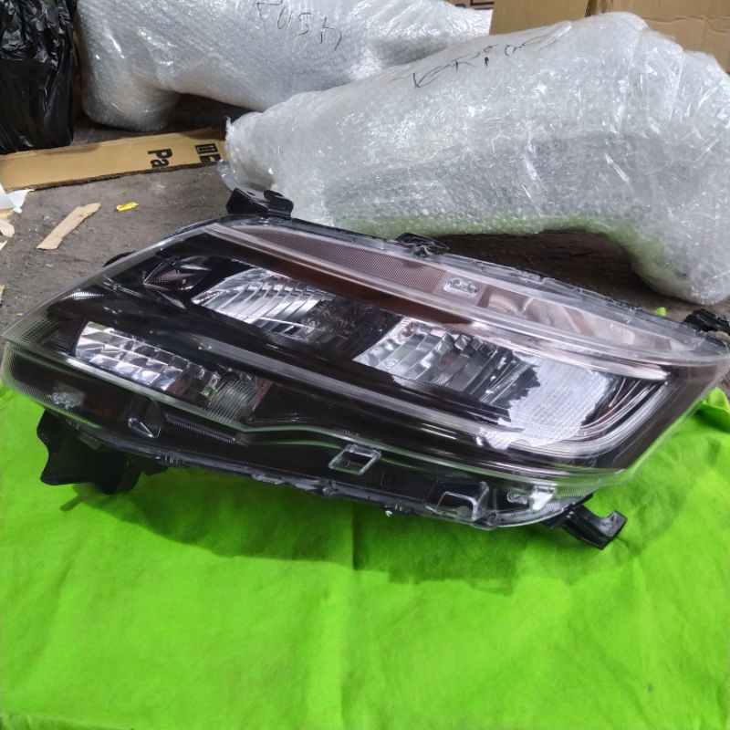 Headlamp Lampu Depan Toyota Rush 2018 2019