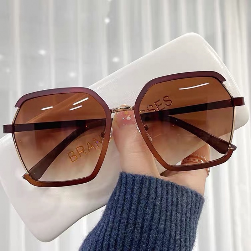 Kacamata Hitam Wanita Model Eropa + Amerika Frame Besar Asimetris