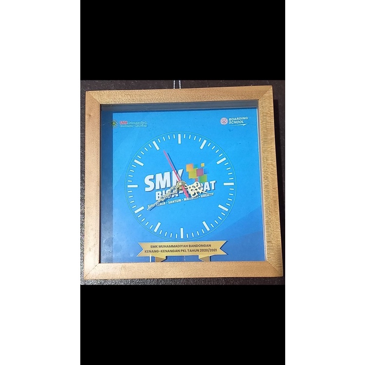 RIDES SHOPS - SOUVENIR PIGURA BINGKAI 3D JAM DINDING