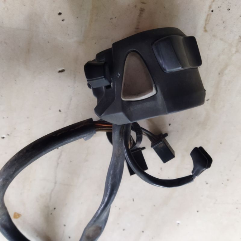 Holder kiri CB150R/ Megapro fi