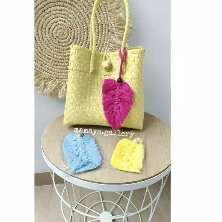 [SYC.18Oc22ѕ]  Pompom Hiasan Tas/Gantungan Tas JALI anyaman plastik