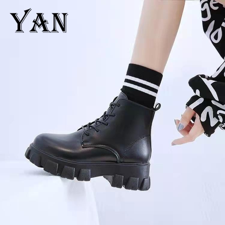 YAN Sepatu Boots Wanita Premium Quality Heel 5.5cm Sepatu Hitam Martin Kulit Terbaru