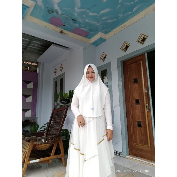 RIANA HIJAB AMINA OVAL S PUTIH TULANG