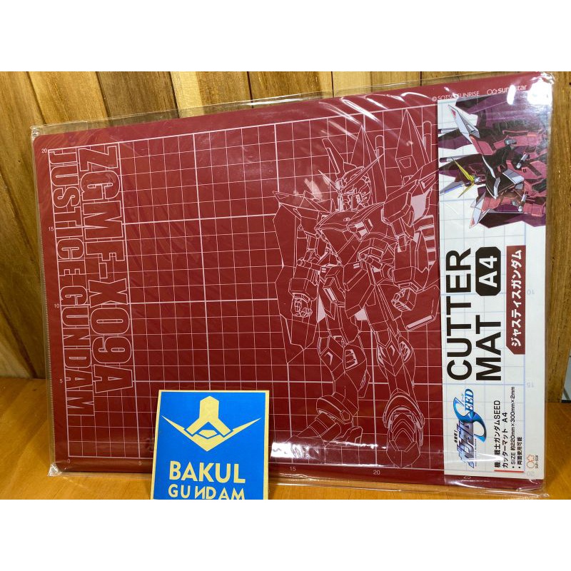 

Cutter Cutting Mat A4 Justice Gundam
