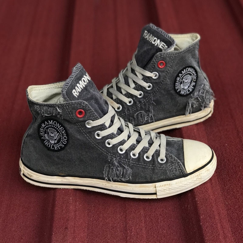 Converse Ramones Ripped