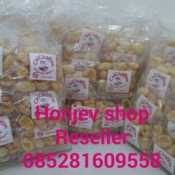 

kerupuk kulit babi cicharon hk 20gram per ball, 1ball isi (20bks)