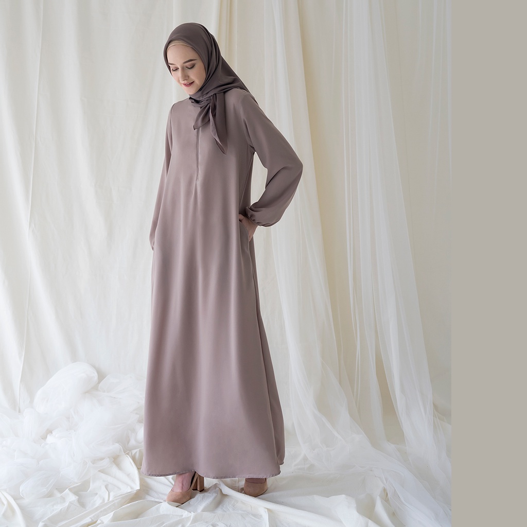 Basic Sada by Aska Label - Gamis polos dengan kantong dan busui friendly bahan crepe warna putih offwhite, hitam black, maroon burgundy, abu taupe, ungu lilac, dusty pink mauve, navy