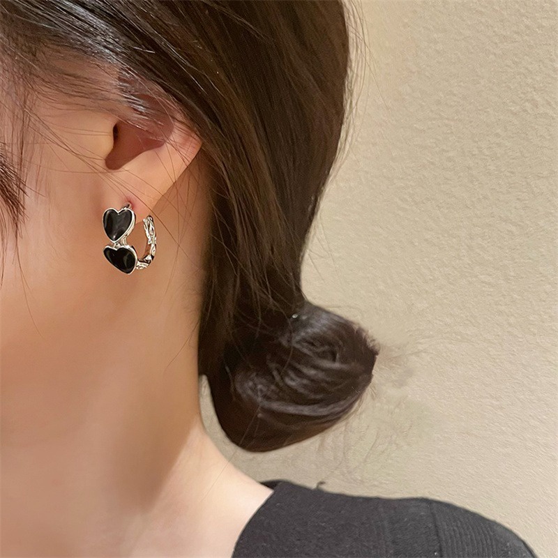 Magic789 Anting Tusuk Silver s925 Bentuk Hati Hitam Untuk Wanita