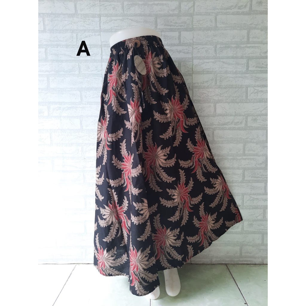 Rok batik bersaku jumbo