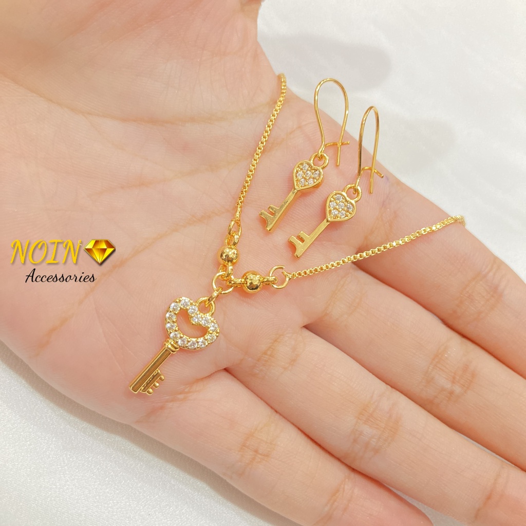 Set Anak Kalung Anting Motif Kunci Permata Lapis Emas