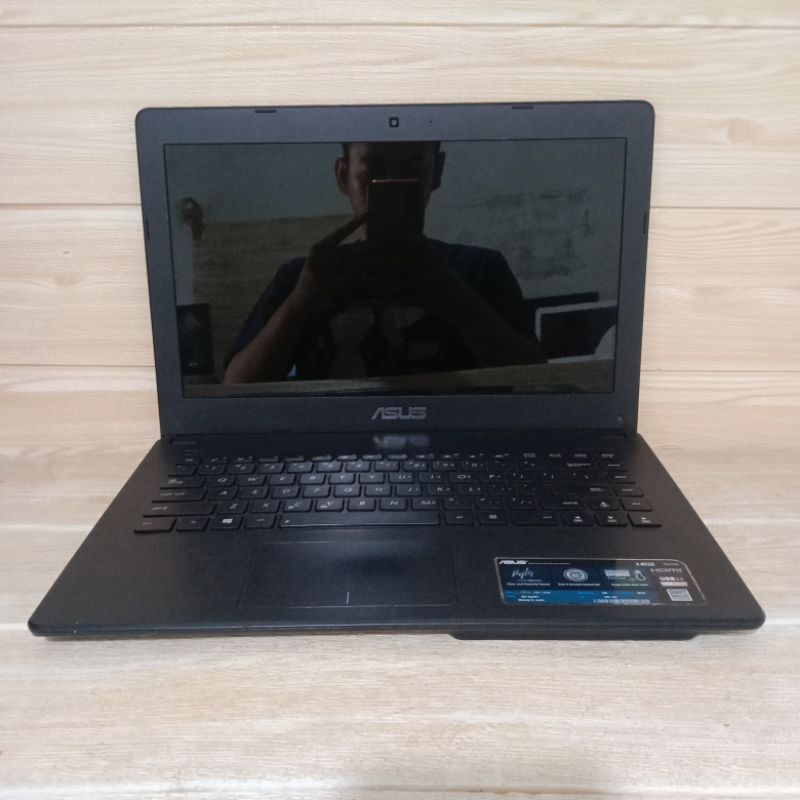 Laptop Asus X451CA 2GB/500GB bekas