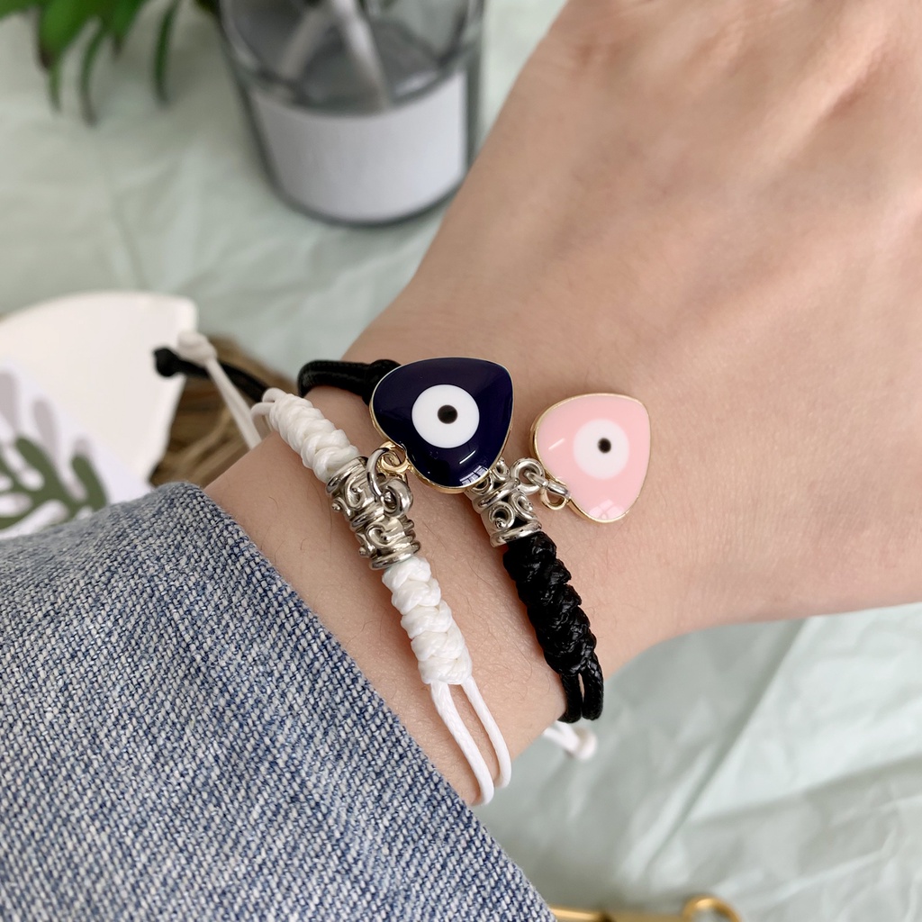 Sepasang Gelang Tenun Desain Mata Kucing Bintang Warna Hitam Dan Putih