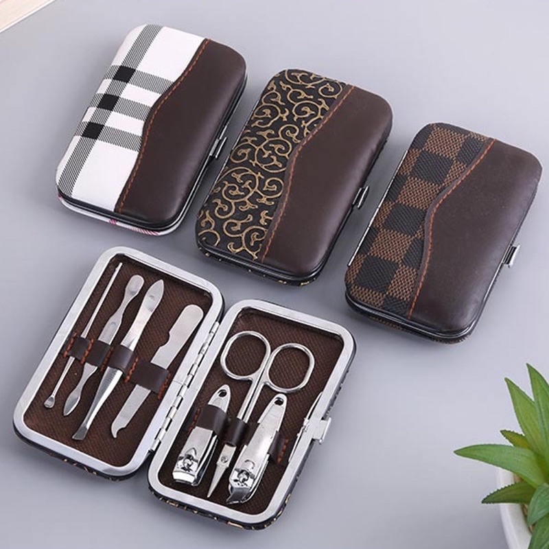 Manicure Pedicure Set 7IN1 Dompet Paket Pembersih Kuku Pinset Gunting Lancip Korek telinga Kuping