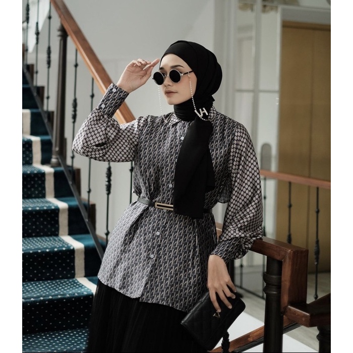 vanilla hijab shirt mono oscar