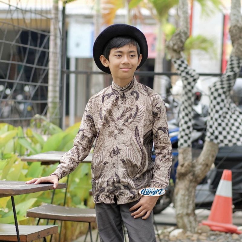 Couple Batik Ayah Dan Anak Laki-laki // Kemeja Batik Pria Dewasa Dan Anak Cowok Motif Sekar jagat putih dan iron coklat KEMEJA BATIK WARNA PUTIH DAN BATIK WARNA COKLAT