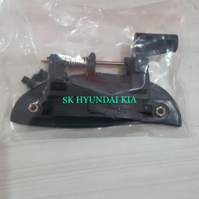 HANDLE LUAR PINTU DEPAN KANAN HYUNDAI ATOZ .