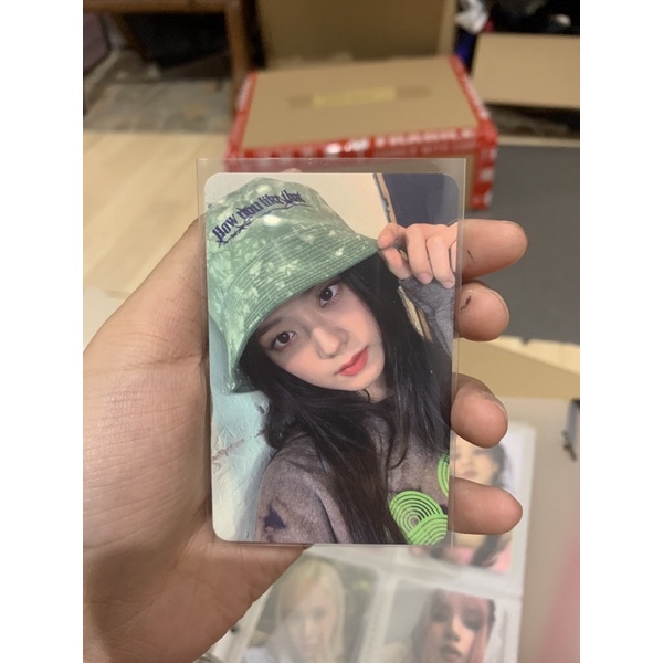 pc jisoo bucket hat