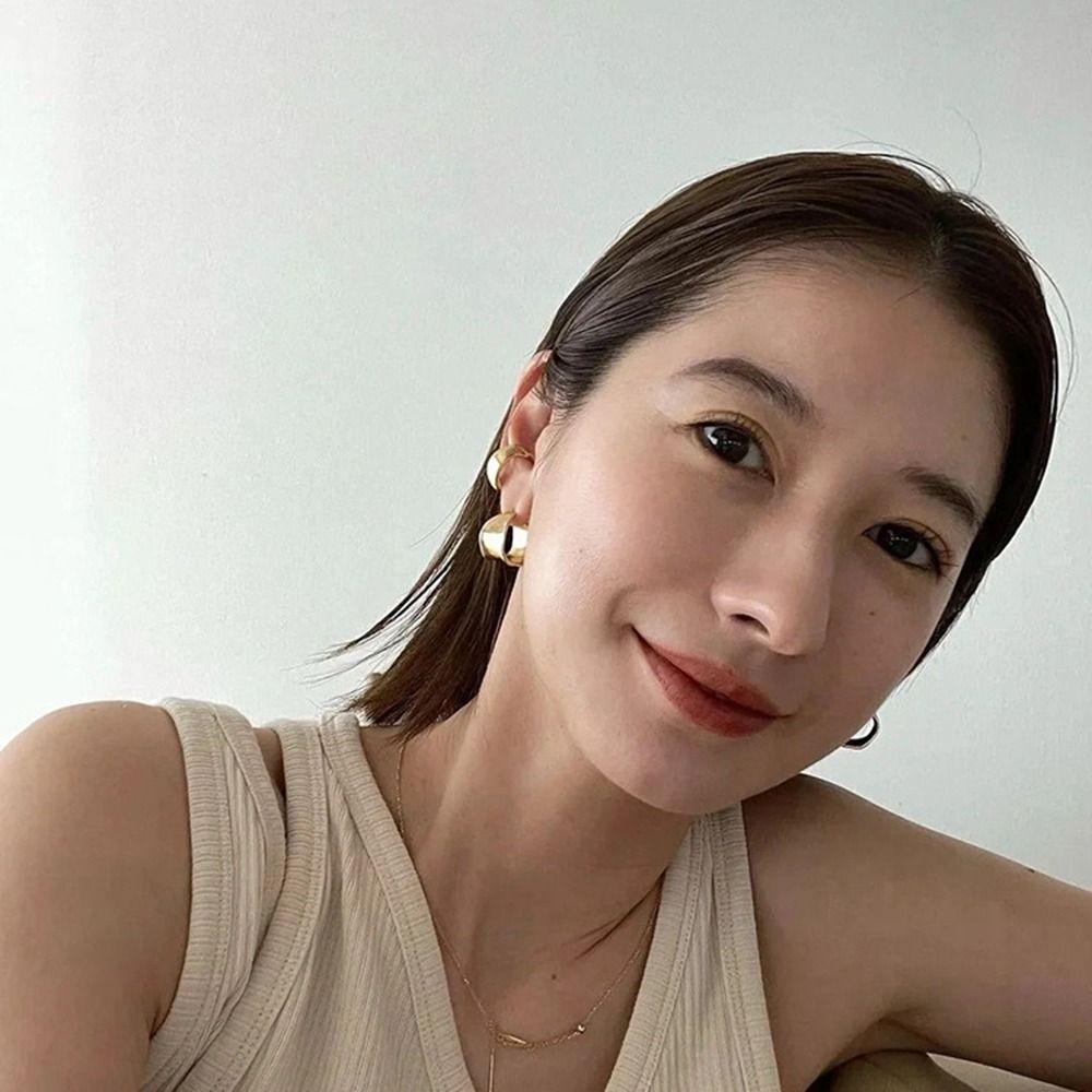 Mxbeauty Anting Berbentuk C Berlebihan Indah Retro Geometri Tepi Lebar Logam Lingkaran Anting Wanita Stud Earrings Korea Style Earrings