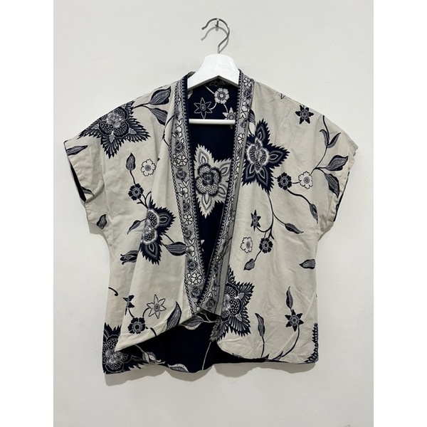 OUTER BATIK