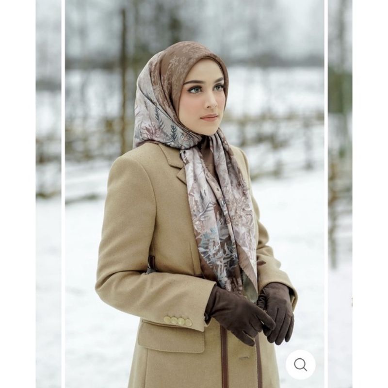 Buttonscarves Disney Frozen Wood (preloved)