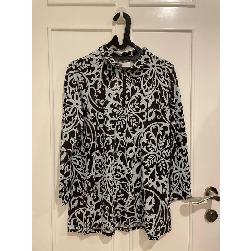 {Preloved} Top - Batik (Blue)