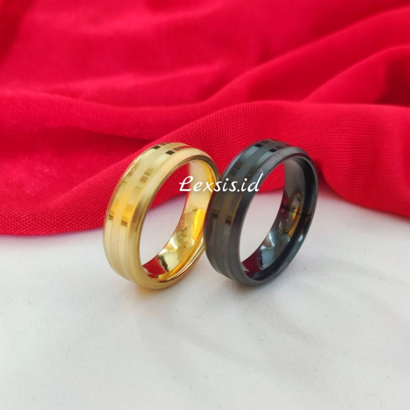 Cincin Titanium Asli Warna Hitam dan Emas Bedt Quality
