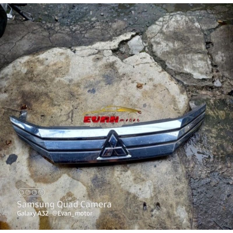 Grill bemper depan  mitsubishi xpander tahun 2018 2019 2020