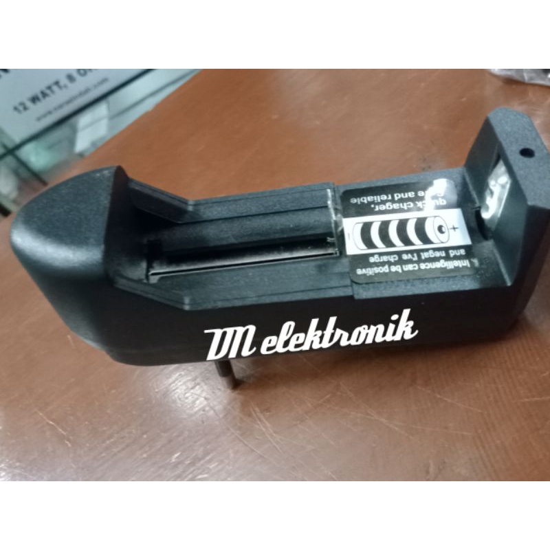 Charger baterai 1 Slot 18650/ Charger baterai universal