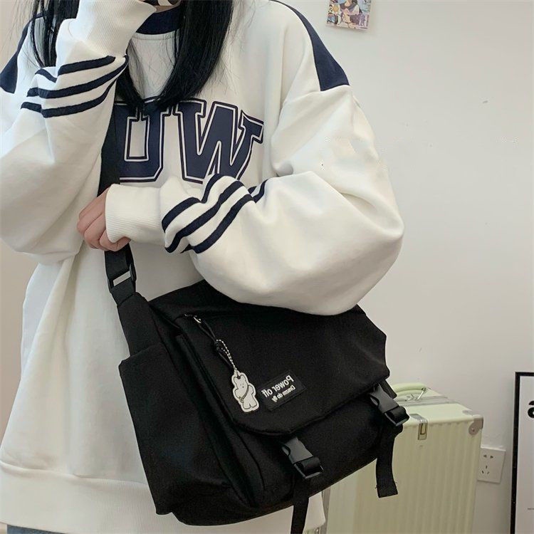 ☇⊕Trendi In Tooling Style Messenger Bag Pria Jepang Liar Kapasitas Besar Satu Bahu Messenger Tas Siswa Kelas Tas Wanita