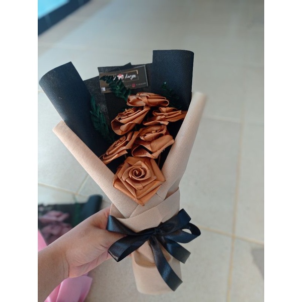 buket bunga satin wisuda/ ultah cowok
