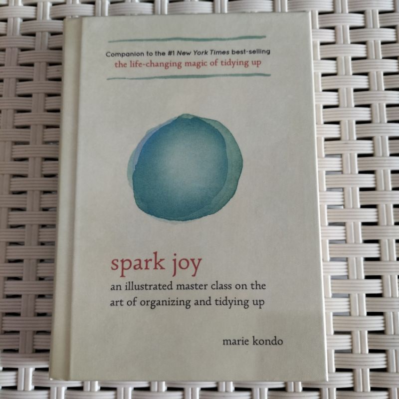 Preloved Spark Joy Marie Kondo baca deskripsi