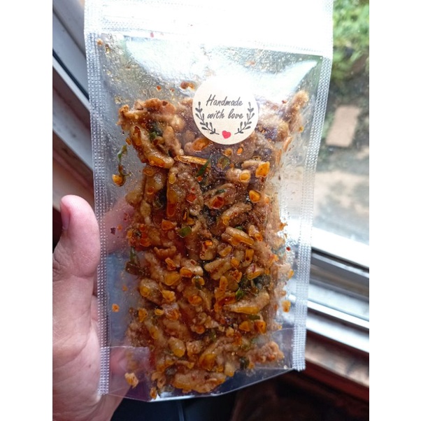 

Kripik usus pedas daun jeruk bumbu bojot