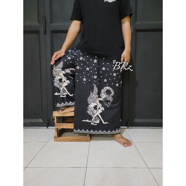 Sarung celana batik motif wayang arjuna